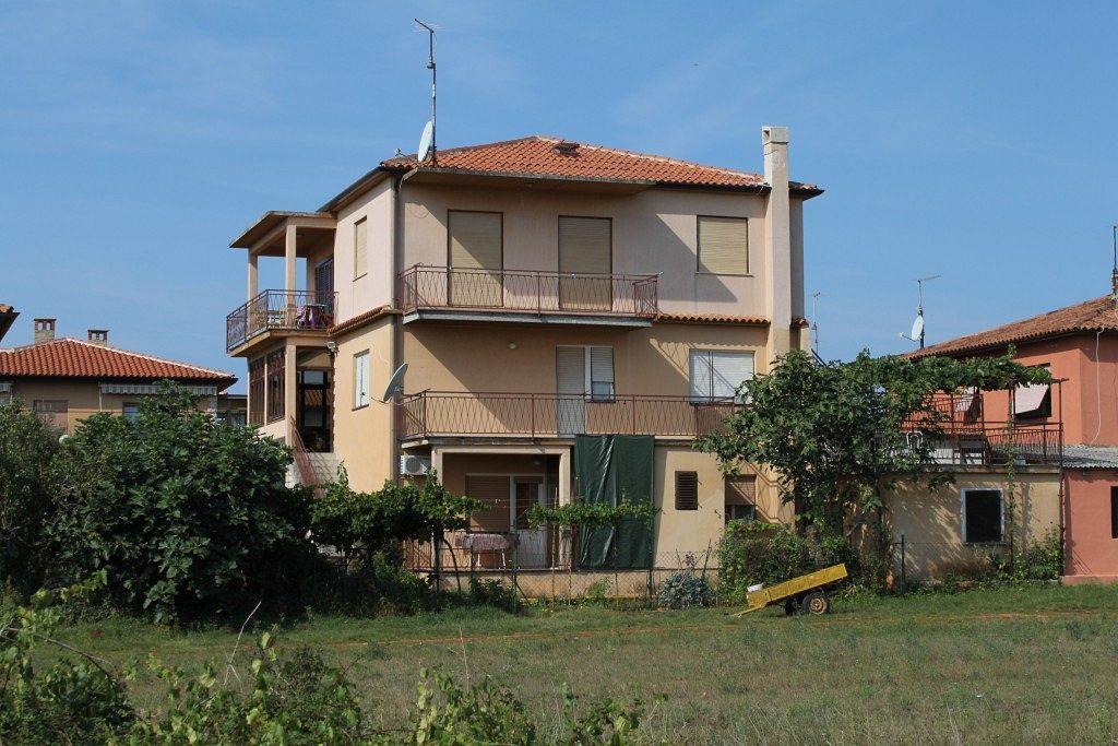 Apartments With A Parking Space Umag - 7110 Bagian luar foto
