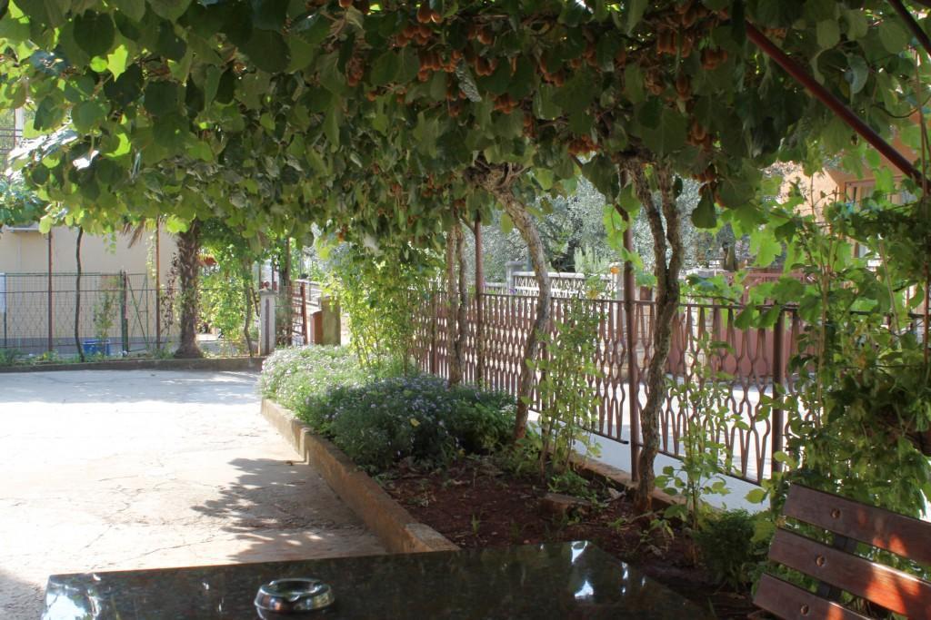Apartments With A Parking Space Umag - 7110 Bagian luar foto